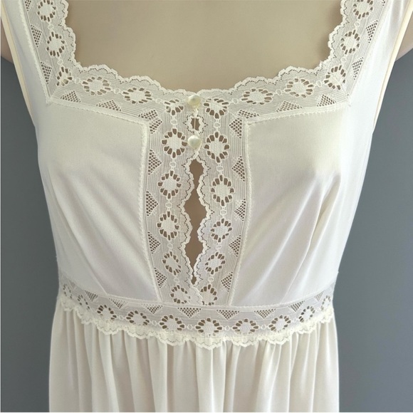 Vintage Long Ivory Slip Square Neckline Lace Detail Size Small - Picture 6 of 13